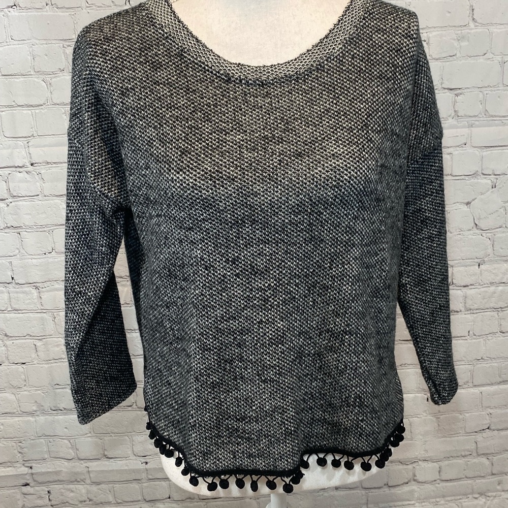 NO LABEL Sweater Pom Pom Hem Gray & Black-S/M